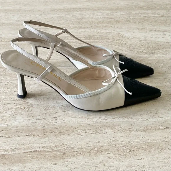 Vintage Chanel CC Bow Cap Toe Slingback Heels - Picture 4 of 9